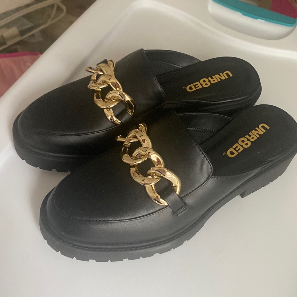 Women’s Black Mules with Gold Chain